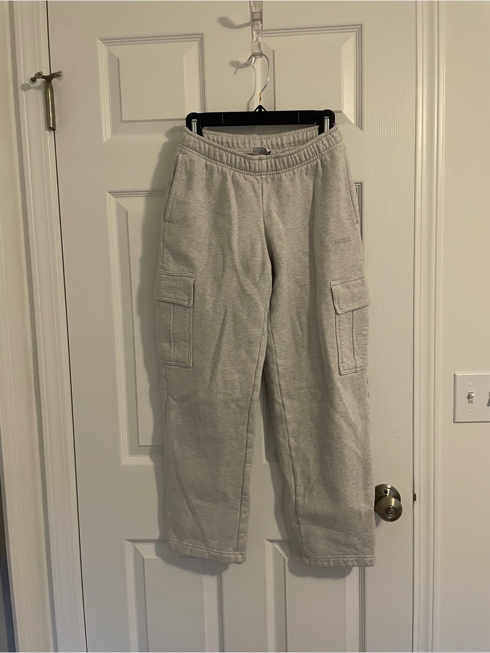 Aritzia Light Gray Cargo Sweatpants - Casual Elastic Waist